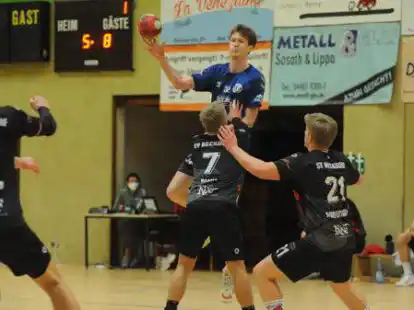 Bastian Rambau (am Ball) wird wohl gegen Haarentor ausfallen.