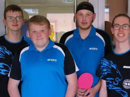 Die Ramsloher Jungen 19 wollen in der R&uuml;ckserie noch einige Pl&auml;tze gutmachen (von links): Jan Bergenthal, Felix Eden, Johannes Bruns und Samuel Tapken