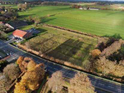 Ein Investor m&ouml;chte auf dem freien Grundst&uuml;ck an der Weserstra&szlig;e zwischen Fitnessstudio/Physiotherapie-Praxis und der Bettingb&uuml;hrener Stra&szlig;e einen Lebensmitteleinzelhandelsmarkt errichten.