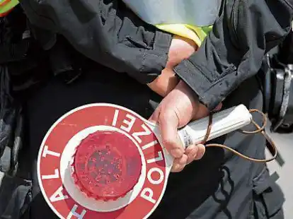 Die Polizeiinspektion Leer-Emden ist Verkehrss&uuml;ndern auf der Spur und hat vom 5. bis 11. Dezember Sonderkontrollen mit Schwerpunkt Alkohol und Drogen durchgef&uuml;hrt.