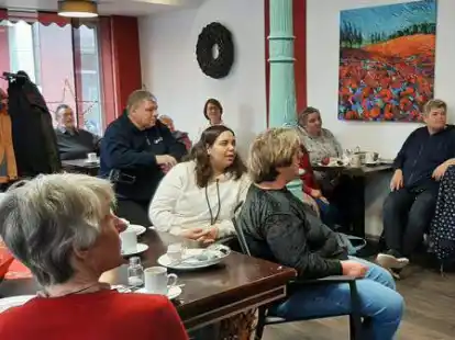Viel Vergn&uuml;gen bereitete den Besuchern der Besuch des Zauberers im &bdquo;Eckhaus&ldquo; der Lebenshilfe Aurich.