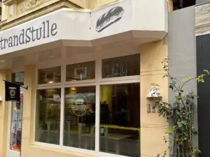 Die &bdquo;Strandstulle&ldquo; in der Norder Innenstadt bleibt &ndash; trotz der Insolvenz der Dachgesellschaft.