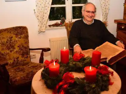 Fester Programmpunkt: Die Weihnachtsgeschichte, vorgelesen von Dieter Thierfeld aus seiner 400 Jahre alten Bibel.