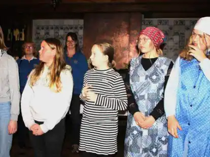 Haben Sketches vorgetragen: Die Koppelkinder der Speelkoppel Hoyerswege Bild: