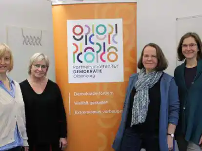 Wollen die Demokratie in Oldenburg st&auml;rken: Lena Wiggers (von links), Heike Schaadt, Melanie Blinzler und Karde Wirtz