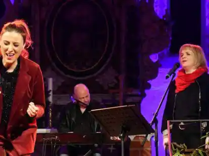 Temperamentvoll und sehr unterhaltsam: Annie Heger mit Matthias Monka und ihrer Cousine Insina L&uuml;schen