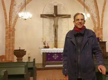 Wird innen restauriert: die Sankt-Briccius-Kirche in Huntlosen. Pfarrer Michael Ohms stellte die Pl&auml;ne vor.