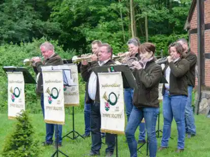 Die Jagdhornbl&auml;ser Dwergte treten an Silvester in Bethen auf.