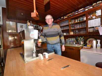 H&ouml;rte hier an der Theke schon viele Geschichten: Gastwirt Johann Germann Rieken.