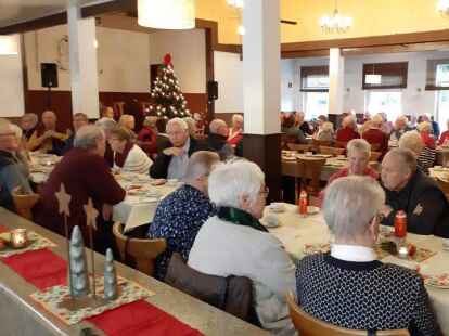 Die Ortsr&auml;te haben zum letzten Mal die Seniorenfeier auf dem Saal bei Germann vorbereitet.