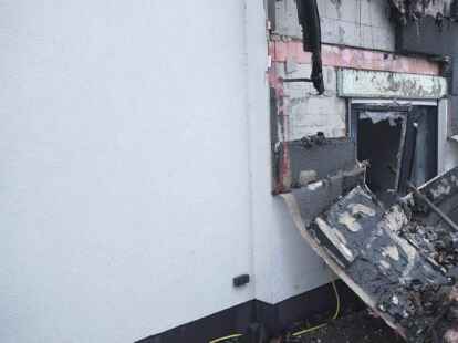 Ein Wohnhaus in Vechta ist bei einer Explosion am sp&auml;ten Dienstagabend schwer besch&auml;digt worden.