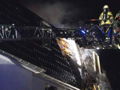 Ein Wohnhaus in Vechta ist bei einer Explosion am sp&auml;ten Dienstagabend schwer besch&auml;digt worden.