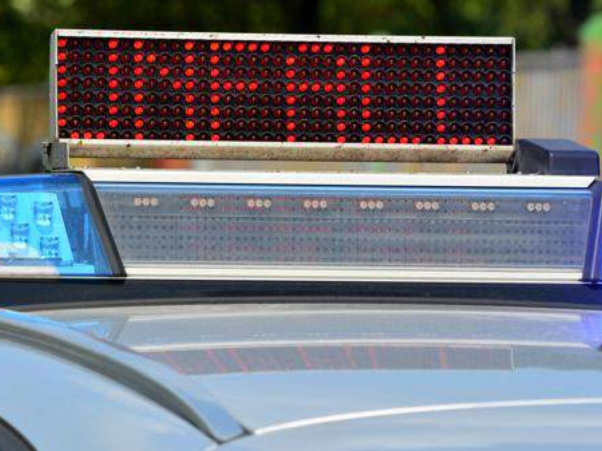 Unfall in Bad Zwischenahn Auto kracht in Brückengeländer Fahrer