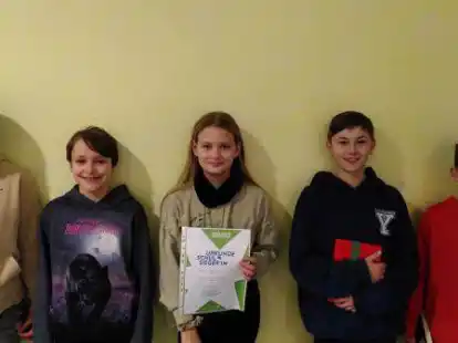 &Uuml;berzeugten mit Textsicherheit: Jasmin Schlese, Johanna Klein, Emilia Lausch, Julian Ostendorf und Alexander B&uuml;rger.