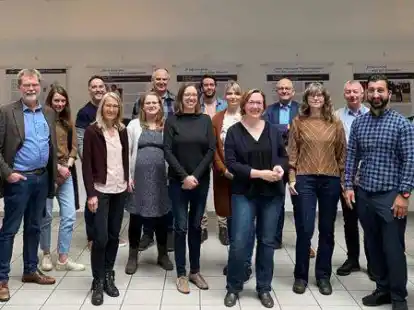 Vereinbarten bei einem Arbeitstreffen eine engere Zusammenarbeit: die Leiter und Programmbereichsleitungen der regioVHS Ganderkesee-Hude sowie der Volkshochschulen Delmenhorst und Wildeshausen.