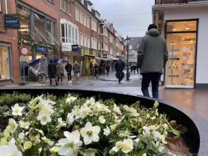 Wie vor Jahren l&auml;uft das Weihnachtsgesch&auml;ft zwar nicht mehr und zieht die Kunden nicht mehr in Scharen in die Innenst&auml;dte, H&auml;ndler in Emden und Ostfriesland ziehen aber dennoch eine positive Bilanz.