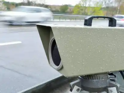 Wer innerorts zehn Kilometer pro Stunde zu schnell ist, muss bereits zehn Euro bezahlen.