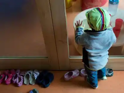 Wer darf in die Kita und wer muss drau&szlig;en bleiben? Noch ist unklar, wie viele Kita-Pl&auml;tze ist f&uuml;rs neue Kita-Jahr in Leer geben wird.