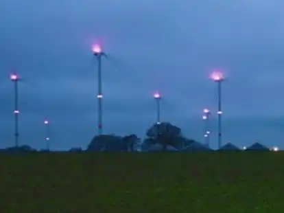 Auch hier sollen die Lichter abgeschaltet werden: der Windpark Uhlhorn (Archivbild).