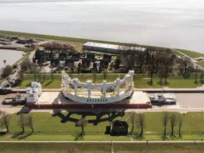 Spektakul&auml;rer, aber auch der letzte Auftrag f&uuml;r Fosen Yard Emden: eines der Bauteile f&uuml;r eine schwimmende Lachsfarm.