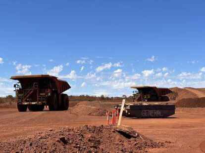 Riesige Maschinen wie dieser Muldenkipper helfen bei der Ausbeutung der Rio-Tinto-Eisenmine in Westaustralien.