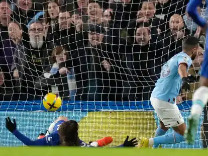 Schoss Man City bei Chelsea zum Sieg: Riyad Mahrez (r).