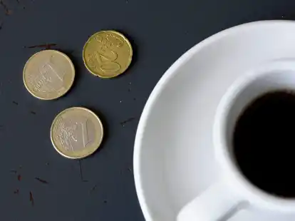 F&uuml;nf bis zehn Prozent Trinkgeld haben sich im Restaurant eingeb&uuml;rgert.