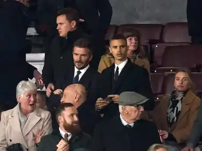 Ber&uuml;hmter Vater mit Sohn: David Beckham (l) und Romeo.