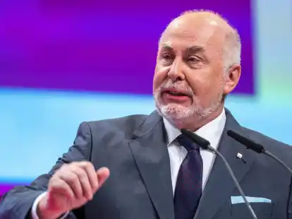 Arbeitgeber m&uuml;ssen in der Krise etwas f&uuml;r ihre Besch&auml;ftigte tun, sagt der Chef des Beamtenbunds dbb Ulrich Silberbach.