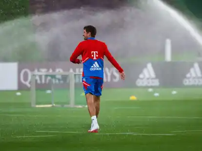 Bayern-Star Thomas M&uuml;ller beim Training in Doha.