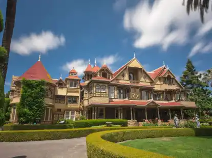 Das Winchester Mystery House gibt sich &auml;u&szlig;erlich eindrucksvoll, aber innen warten diverse bauliche Kuriosit&auml;ten.