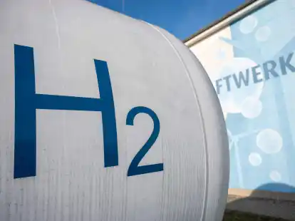 Ein Wasserstoffbeh&auml;lter auf dem Gel&auml;nde des Energieunternehmens Enertrag in Brandenburg.