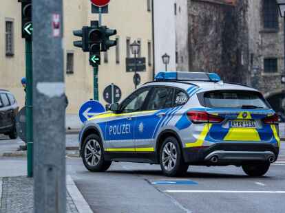 Ein in&nbsp;Regensburg entflohener H&auml;ftling ist Fahndern in Frankreich nahe der deutschen Grenze ins Netz gegangen.