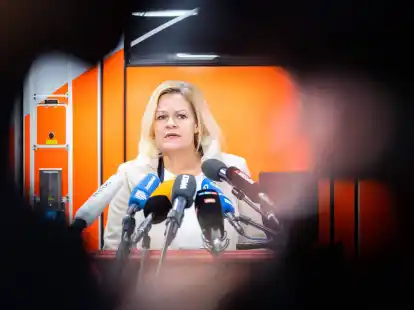 Bundesinnenministerin Nancy Faeser (SPD) spricht sich f&uuml;r eine Versch&auml;rfung des Waffenrechts in&nbsp;Deutschland aus.