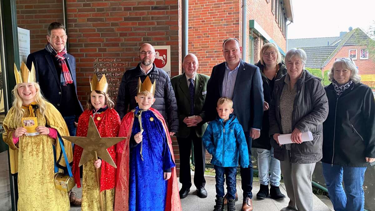 Sternsinger Sammeln Am Wardenburger Rathaus Für Notleidende Kinder In ...