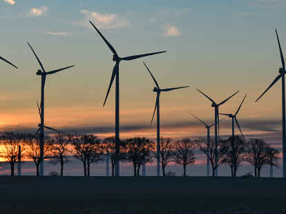 In Deutschland soll per Gesetz der Ausbau von Windenergie vorangetrieben werden. Die Samtgemeinde Hesel ist bereits aktiv geworden und hat via Potenzialstudie nach Fl&auml;chen f&uuml;r Windkraftanlagen gesucht.