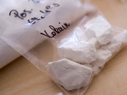 Symbolbild: Bei einer Festnahme von mutmaßlichen Drogendealern aus Lohne und Bremen wurde Kokain im dreistelligen Gramm-Bereich gefunden.