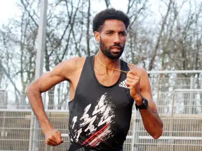 Leichtathlet Amanal Petros lief die 10 Kilometer beim Stra&szlig;enrennen in Valencia in 28:00 Minuten.