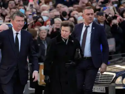 Aus England ist Prinzessin Anne zur Beerdigung gekommen.