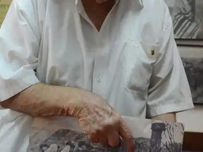 In dem Dokumentarfilm geht es um den Prozess gegen zwei M&auml;nner, die f&uuml;r den Tod Tausender Juden verantwortlich waren.  Zvi Grinblat ist einer der &Uuml;berlebenden des Holocaust.