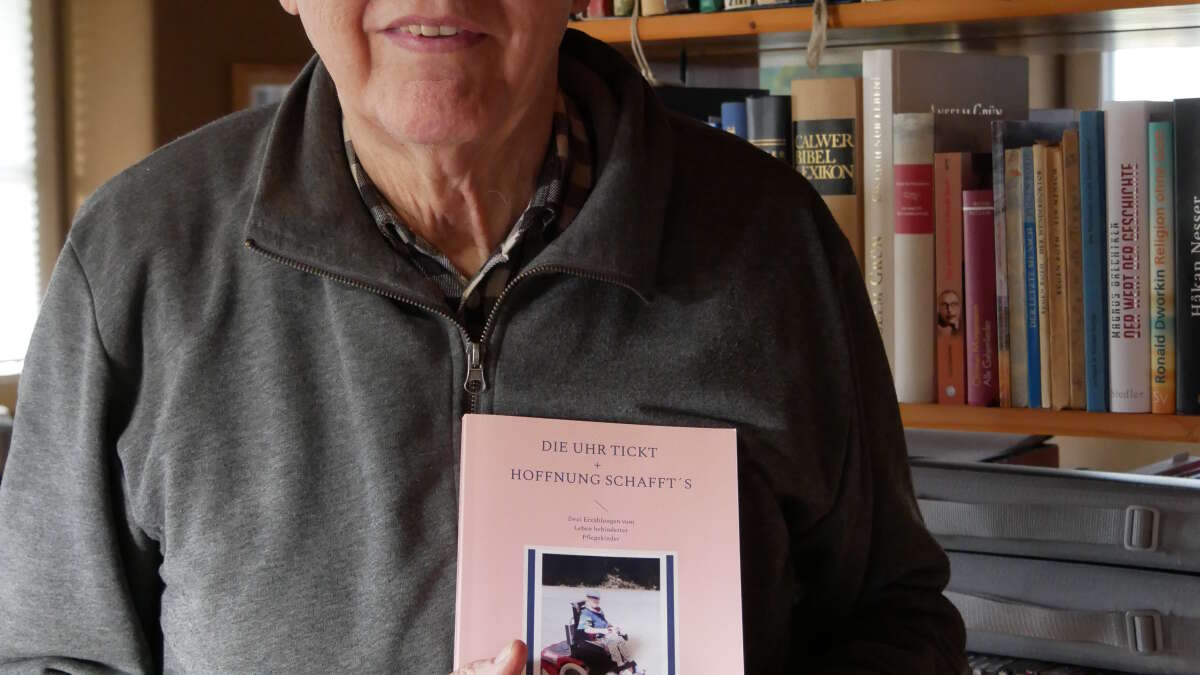 Stadland Gerhard Roos schreibt Buch über behinderte Pflegekinder