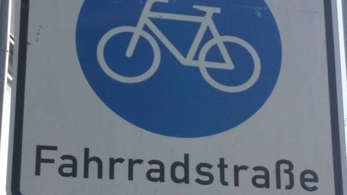 Fahrradstraße von Bad Zwischenahn nach Oldenburg Für Ausbau fallen weitere Bäume