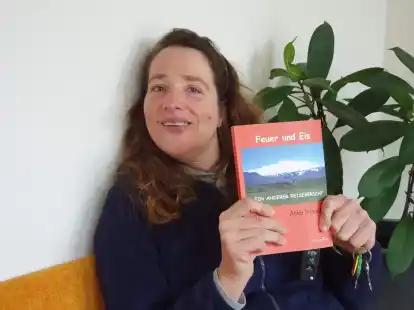 Anke Hinrichs aus Cloppenburg, Jahrgang 1974, hat gerade ihr Buch 