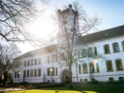 Im Landgericht Aurich muss sich derzeit eine 56-j&auml;hrige Frau wegen Geldw&auml;sche in 197 F&auml;llen verantworten.