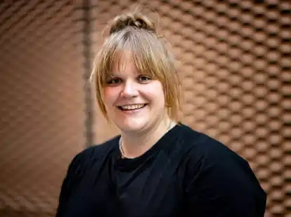 Stefanie Reinsperger stellt Fragen. Zum Beispiel: &laquo;Wieso d&uuml;rfen mehrgewichtige Frauen nicht auch die Rom Coms spielen?&raquo;