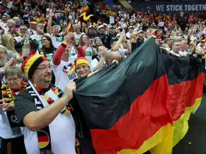 Die deutschen Handball-Fans machten beim Spiel gegen die Niederlande ordentlich Stimmung.
