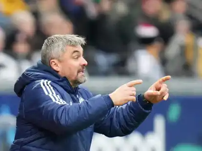 K&auml;mpft mit seiner Mannschaft um den Relegationsplatz: Schalke-Trainer Thomas Reis.