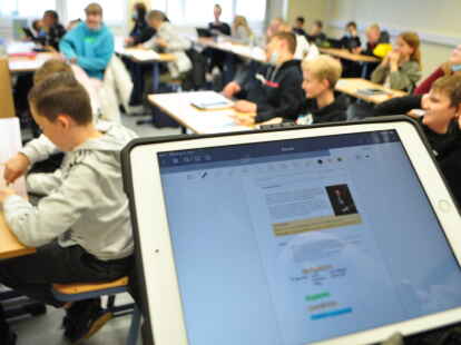 Das Kultusministerium hat ein millionenschweres Software-Paket für die Schulen geschnürt. Land. Auch in Friesland sind alle aufgerufen, bei Interesse und Bedarf das Gratis-Angebot zu nutzen.