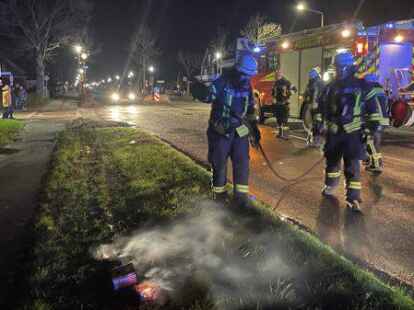 Viele kleine Eins&auml;tze nach Mitternacht, aber keine gro&szlig;en Sch&auml;den: Die Silvesterbilanz der Freiwilligen Feuerwehr Norden f&auml;llt am 1. Januar 2023 positiv aus.