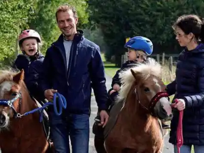 Sebastian und Nadine Elias haben ihren eigenen Sportstall er&ouml;ffnet.